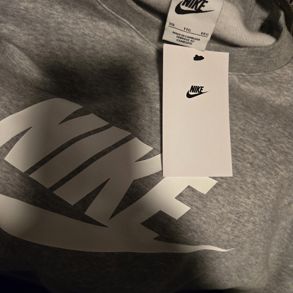 Nike Sweater - Picture 2 of 3